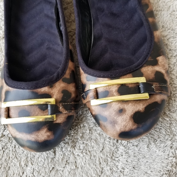 MARK by AVON Black Leopard Pattern Ballet Flats (Womens 8) - Picture 3 of 10